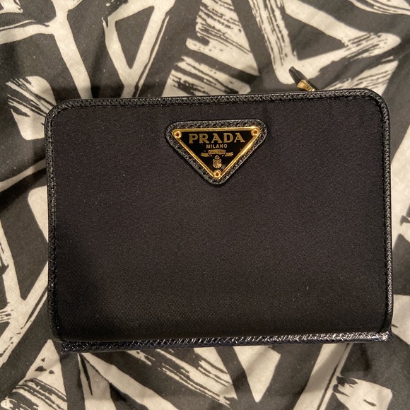 BRAND NEW Prada wallet! - Picture 5 of 5